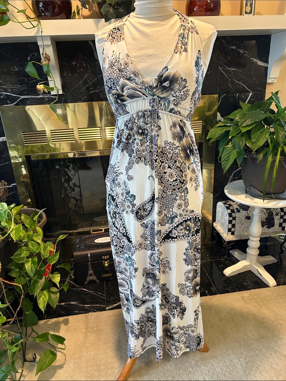 Purple Rain Sleeveless Floral Maxi Dress in White and Black